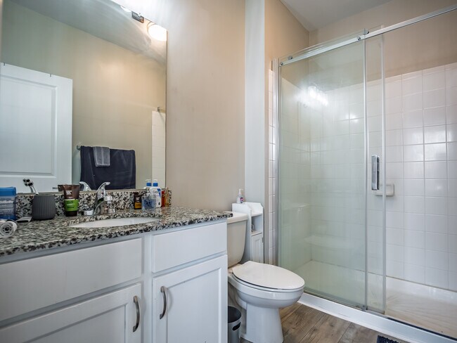 Building Photo - Rowandale