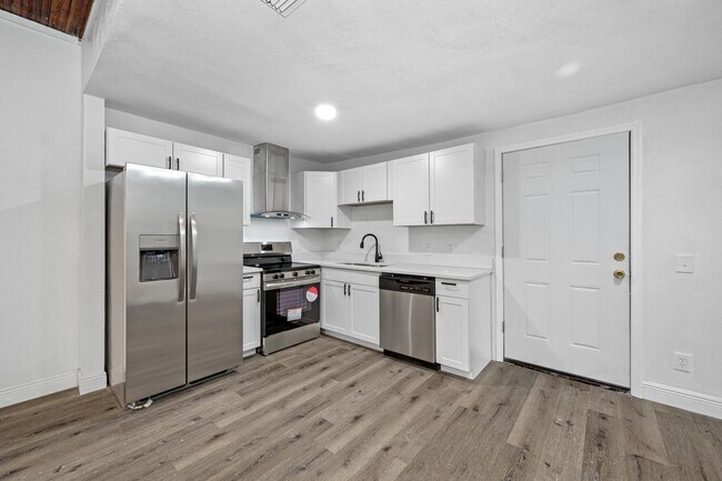 Building Photo - Fully Renovated 3-Bedroom, 2-Bathroom Home...