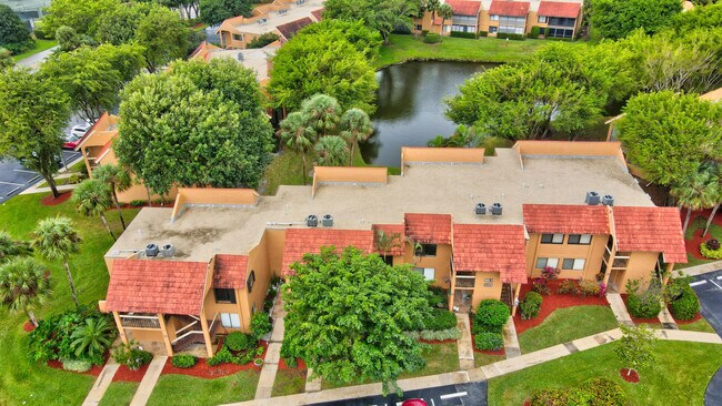 Building Photo - 11255 Green Lake Dr