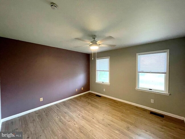 Building Photo - 10960 Earnshaw Ln