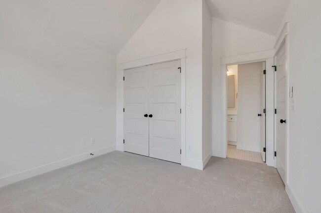 Building Photo - 2019 Maple Vw Ln