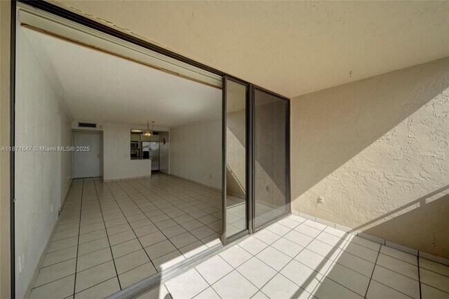 Building Photo - 10400 SW 108th Ave