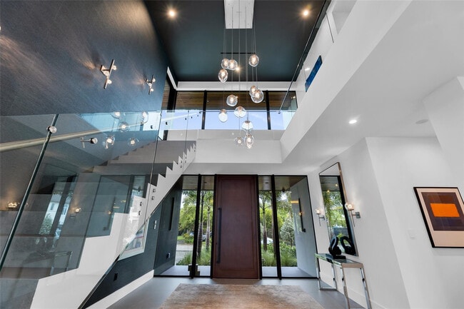 Building Photo - 1730 SE 13th St