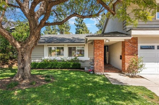 Building Photo - 10122 Viking Ave