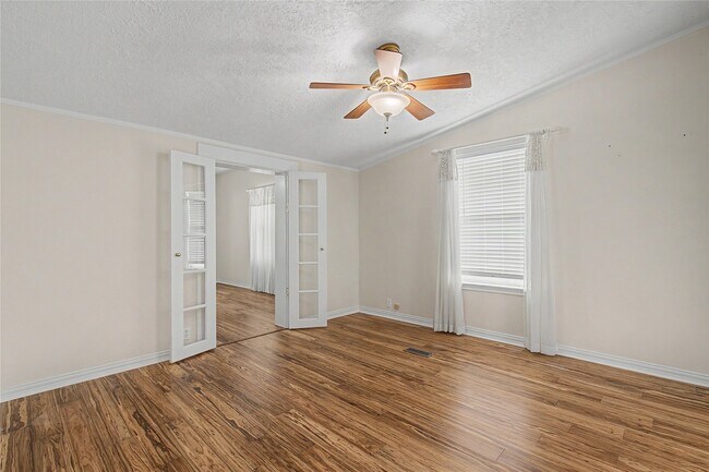 Building Photo - 26190 Walnut Burl