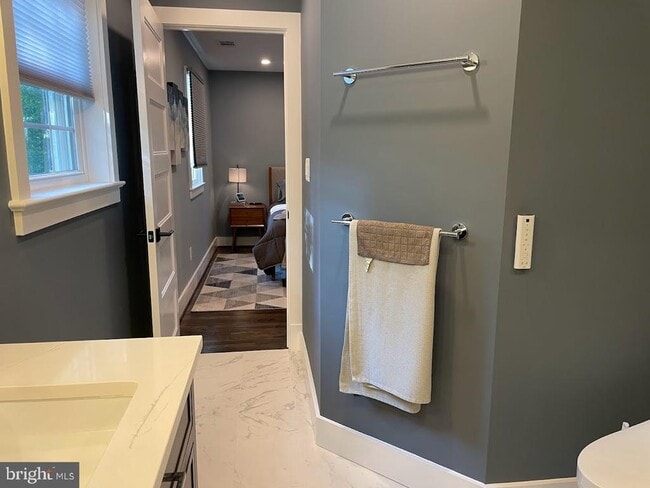 Building Photo - 7308 Idylwood Rd