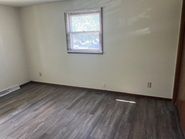 Building Photo - 2527 Valley Forge Dr