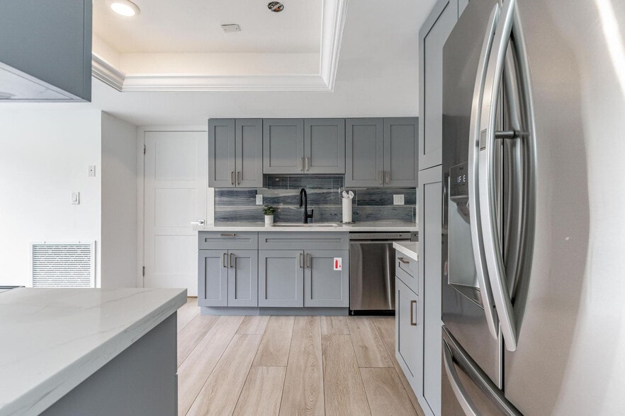 Building Photo - 809 SW 14th Ct