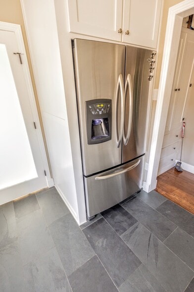 Stainless steel appliances. - 1327 S Sycamore Ave