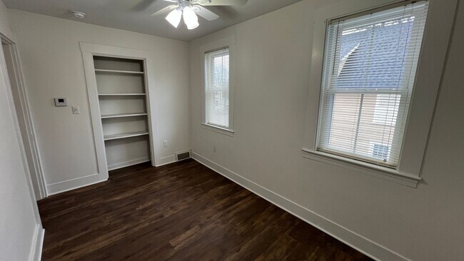 Building Photo - 10 Horne St