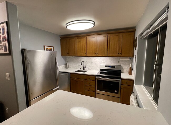 Building Photo - 1800 Taylor Ave N