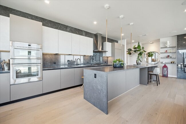 Building Photo - 1711 Allen Pkwy