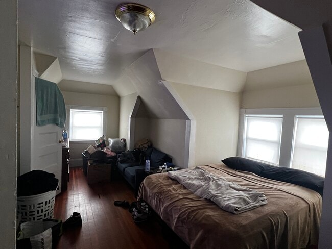 Primary Photo - 28 Trident Ave