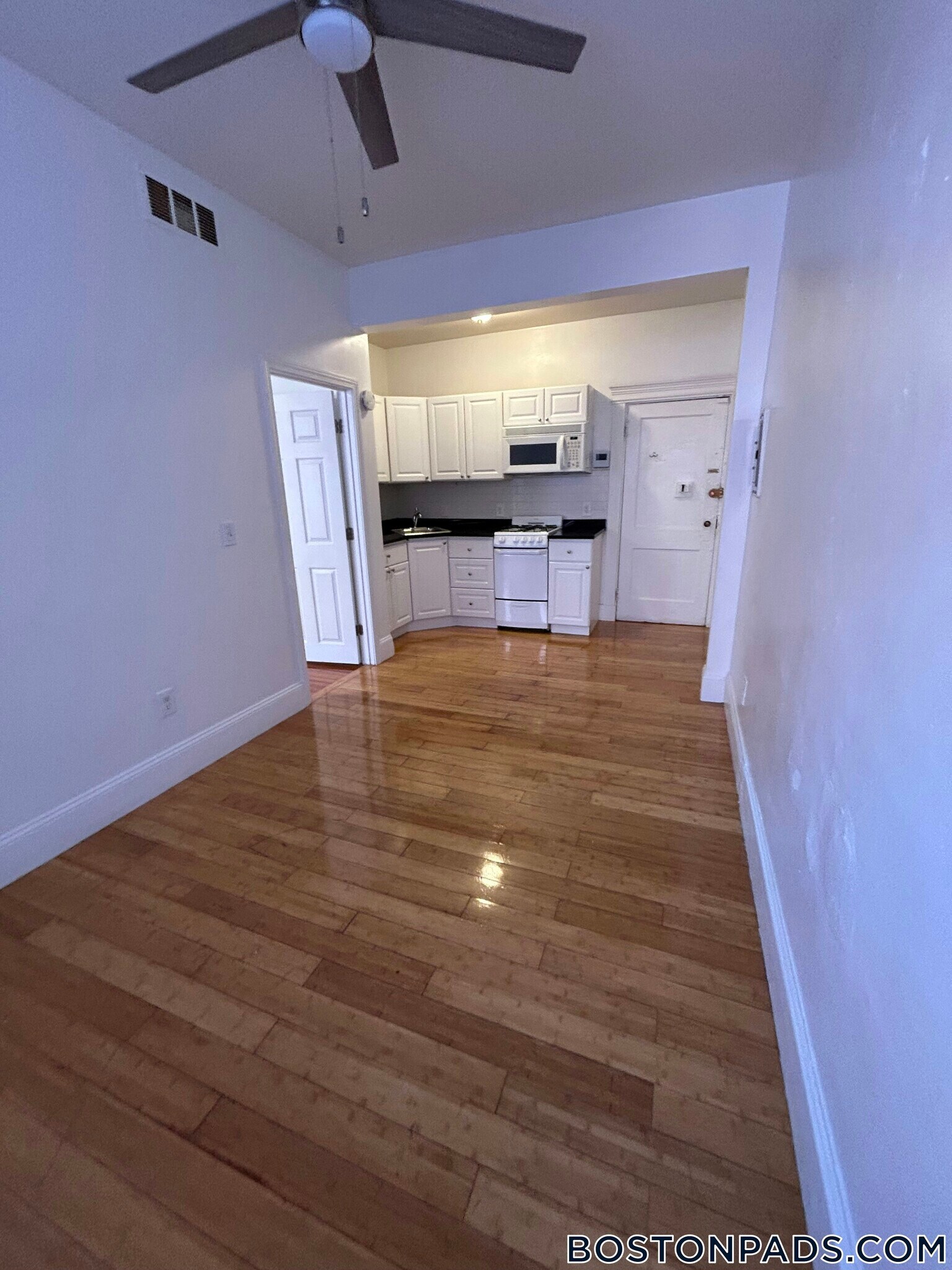 Building Photo - 64 Hemenway St