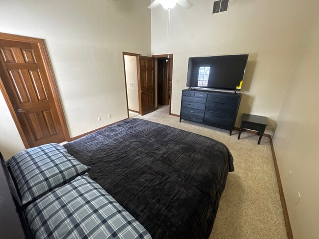 Building Photo - 9229 Westdrum Ct