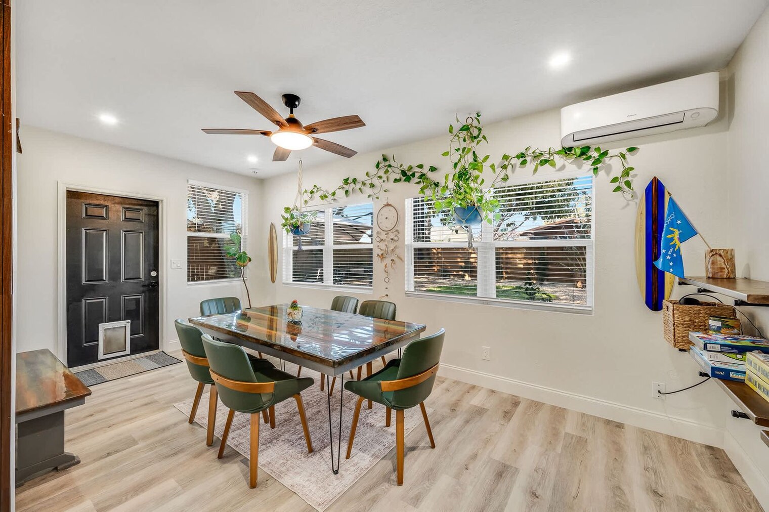 Building Photo - 415 N Shore Dr