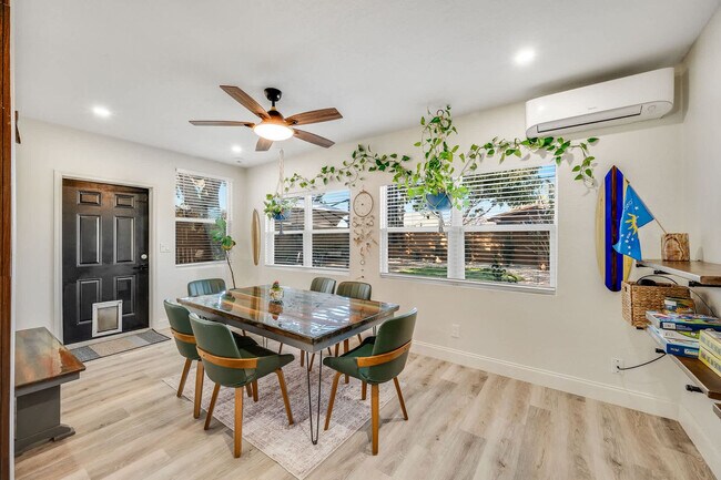 Building Photo - 415 N Shore Dr