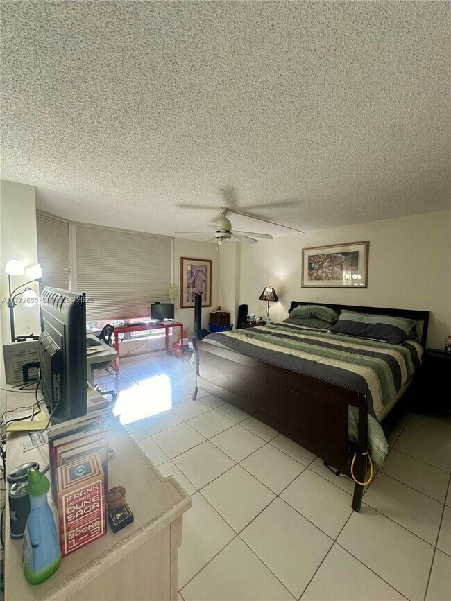 Building Photo - 19101 Mystic Pointe Dr