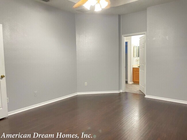 Building Photo - A Gorgeous Home with Beautiful Water View in Andover Point!