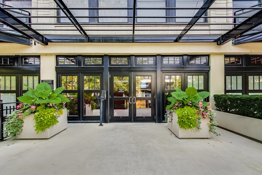 Building Photo - 1111 W 15th St