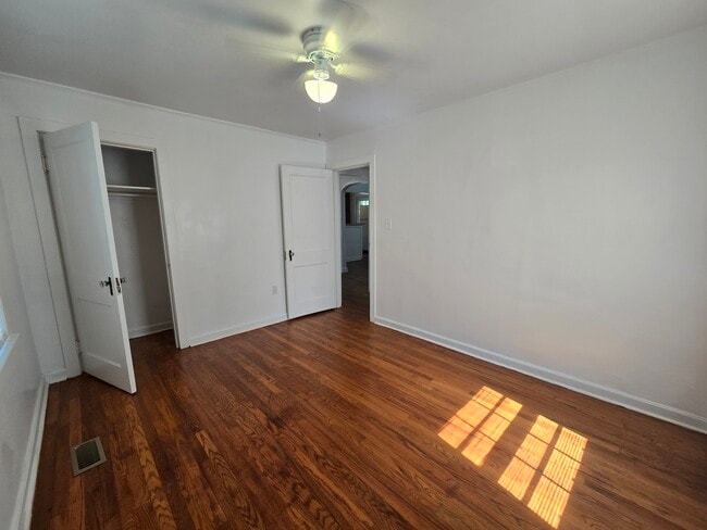 Building Photo - 1719 McClung Ave