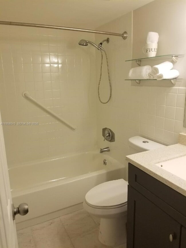 Building Photo - 333 SE Martin Ave