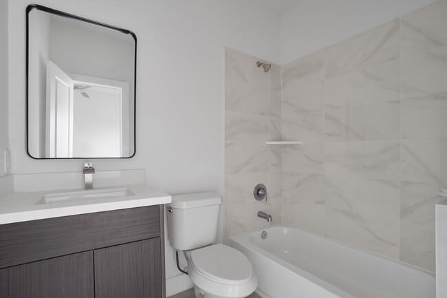 Building Photo - 2419 Rosewood St