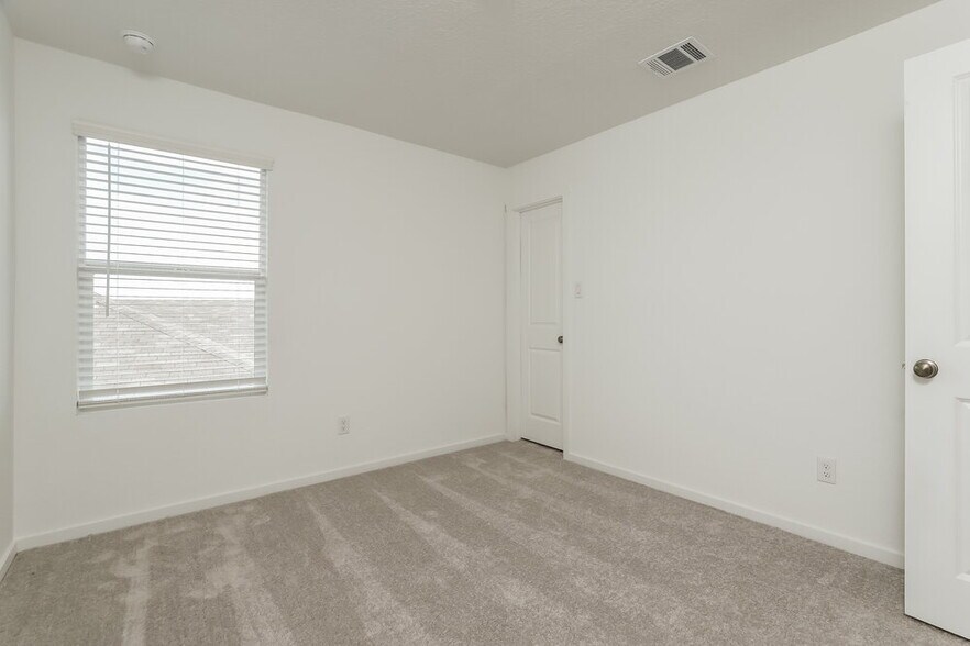 Building Photo - 11710 California Rose