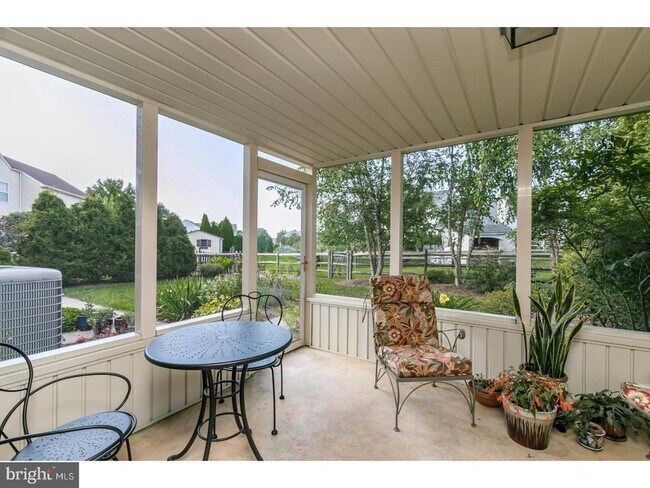 Building Photo - 202 Nelis Ct