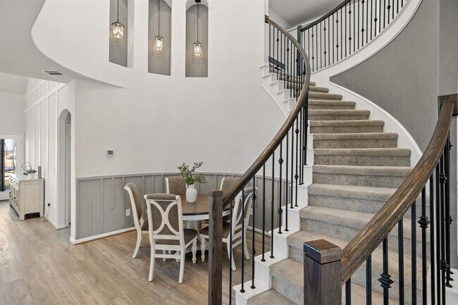 Building Photo - 408 Ravello St