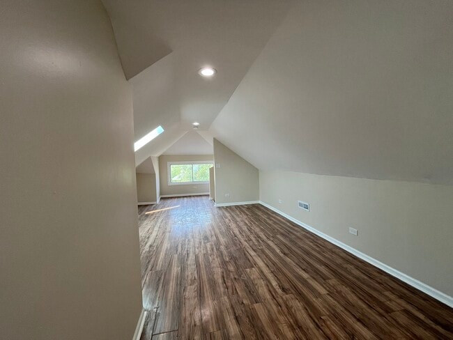 Building Photo - 1634 S Harvey Ave