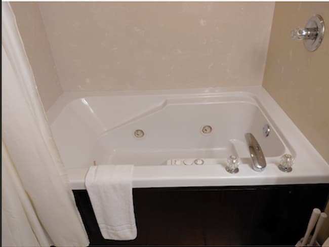 Building Photo - Turnkey Furnished Condo