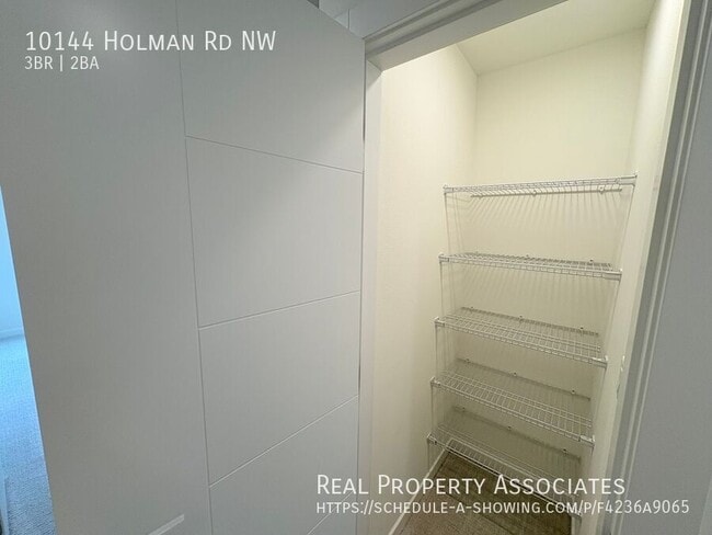 Building Photo - 10144 Holman Rd NW
