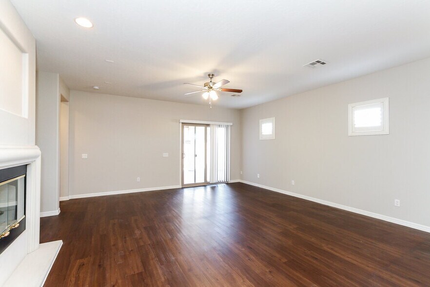 Building Photo - 3923 Shetland Pony St