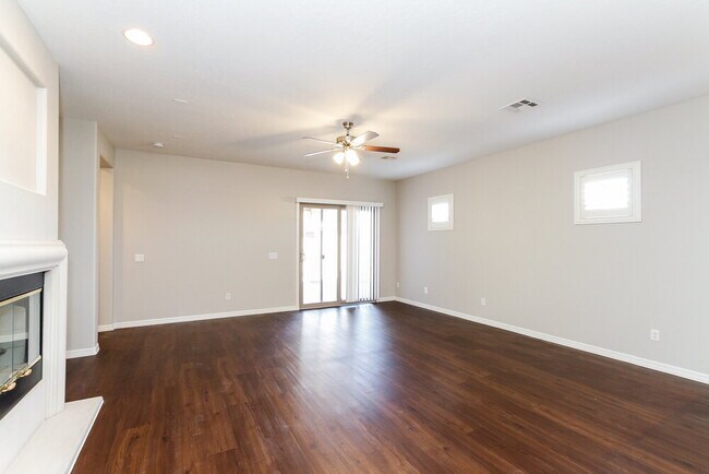 Building Photo - 3923 Shetland Pony St