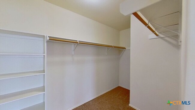 Building Photo - 1013 W South St