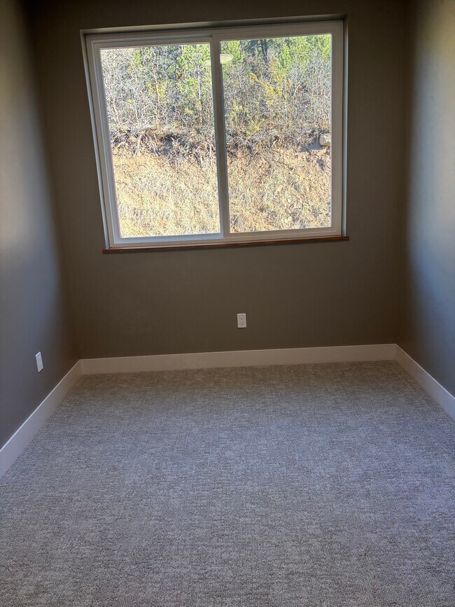 Building Photo - 003