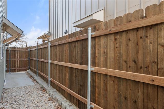 Building Photo - 506 E Kimball St