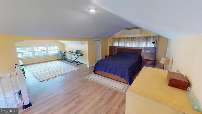 Building Photo - 309 Colonial Ave