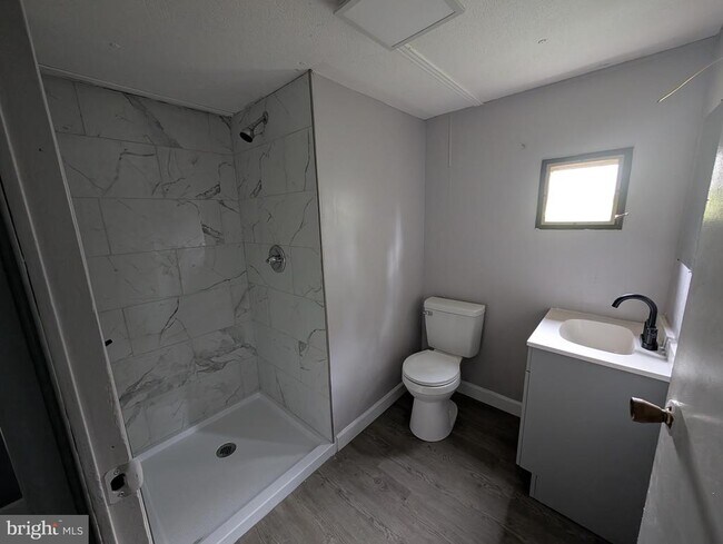 Primary Photo - 125 Santilli Rd