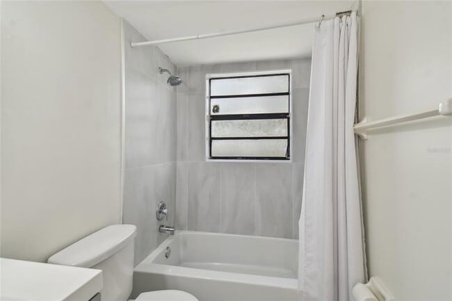 Building Photo - 3810 W Cleveland St