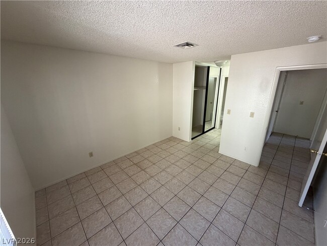 Building Photo - 4736 Nara Vista Way