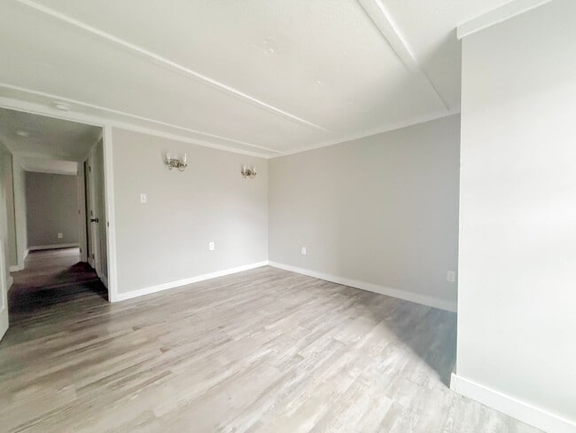 Building Photo - 3-Bedroom Single-Family Home with Hardwood Floors and Carport in Sparta