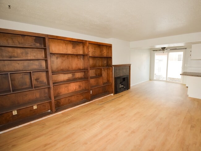 Building Photo - 1289 N 400 E