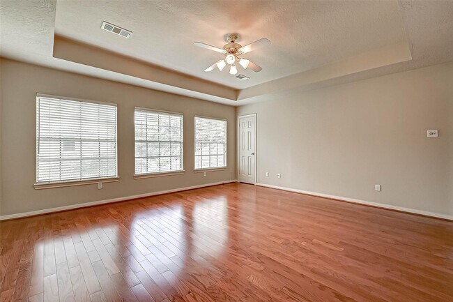 Building Photo - 12419 Shadycrest Dr