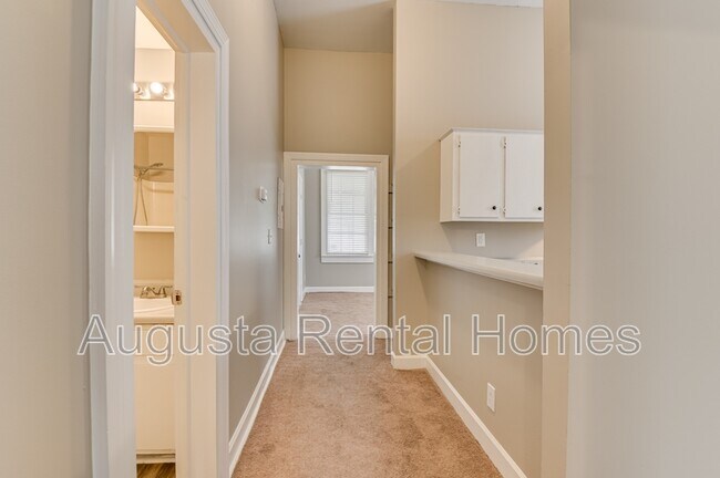 Building Photo - 515 3rd St