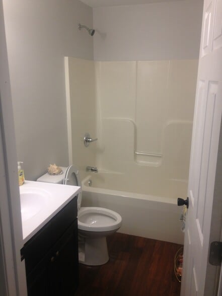 Building Photo - 111 Traci Ln
