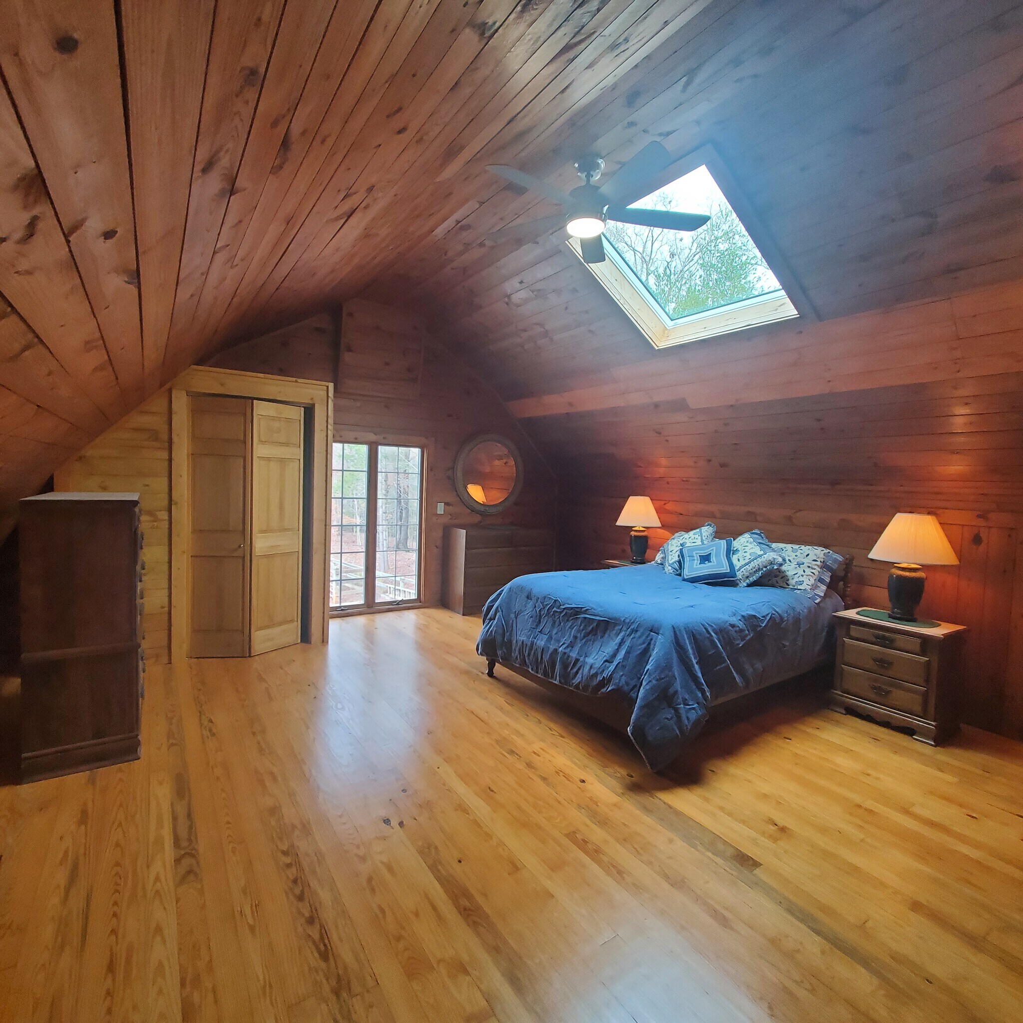 Bedroom - 1087 Walker Rd