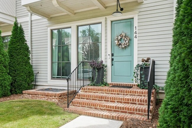 Building Photo - 144 1st Ave NW