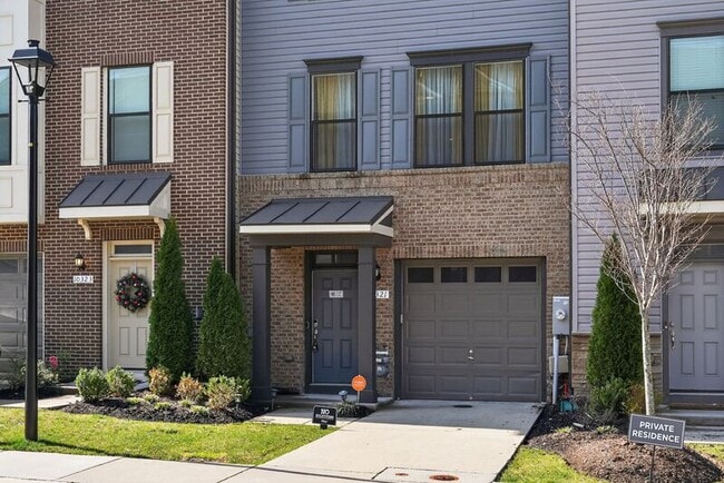 Building Photo - 10321 Vista Meadow Way